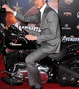 2012-04-11-The-Avengers-Los-Angeles-Premiere-125.jpg