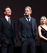 2012-04-17-The-Avengers-Moscow-Premiere-034.jpg