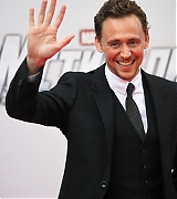 2012-04-17-The-Avengers-Moscow-Premiere-052.jpg