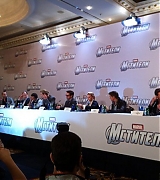 2012-04-17-The-Avengers-Moscow-Press-Conference-003.jpg