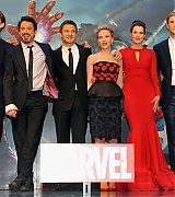 2012-04-19-The-Avengers-UK-Premiere-054.jpg