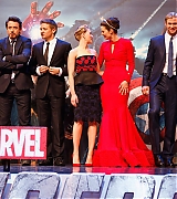 2012-04-19-The-Avengers-UK-Premiere-069.jpg