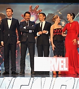 2012-04-19-The-Avengers-UK-Premiere-108.jpg