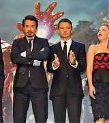 2012-04-19-The-Avengers-UK-Premiere-109.jpg
