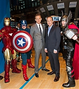 2012-05-01-Celebration-of-The-Avengers-At-the-NY-Stock-Exchange-002.jpg
