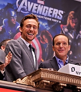 2012-05-01-Celebration-of-The-Avengers-At-the-NY-Stock-Exchange-014.jpg