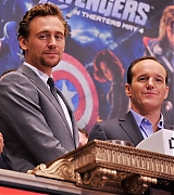 2012-05-01-Celebration-of-The-Avengers-At-the-NY-Stock-Exchange-016.jpg