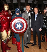 2012-05-01-Celebration-of-The-Avengers-At-the-NY-Stock-Exchange-027.jpg