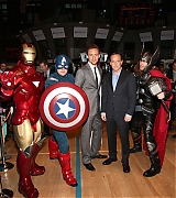 2012-05-01-Celebration-of-The-Avengers-At-the-NY-Stock-Exchange-028.jpg