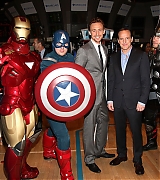 2012-05-01-Celebration-of-The-Avengers-At-the-NY-Stock-Exchange-029.jpg