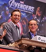 2012-05-01-Celebration-of-The-Avengers-At-the-NY-Stock-Exchange-044.jpg