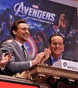 2012-05-01-Celebration-of-The-Avengers-At-the-NY-Stock-Exchange-047.jpg