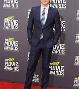 2013-04-14-MTV-Movie-Awards-Arrivals-030.jpg