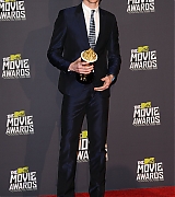 2013-04-14-MTV-Movie-Awards-Press-029.jpg