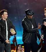 2013-04-14-MTV-Movie-Awards-Stage-022.jpg