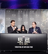 2013-10-14-Thor-The-Dark-World-Seoul-Press-Conference-018.jpg