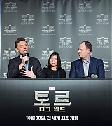 2013-10-14-Thor-The-Dark-World-Seoul-Press-Conference-090.jpg