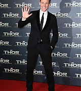2013-10-23-Thor-The-Dark-World-Paris-Premiere-001.jpg