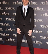 2013-10-23-Thor-The-Dark-World-Paris-Premiere-138.jpg
