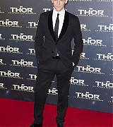 2013-10-23-Thor-The-Dark-World-Paris-Premiere-216.jpg