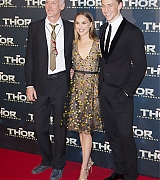 2013-10-23-Thor-The-Dark-World-Paris-Premiere-219.jpg