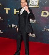 2013-10-27-Thor-The-Dark-World-Germany-Premiere-139.jpg