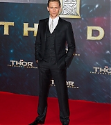 2013-10-27-Thor-The-Dark-World-Germany-Premiere-143.jpg