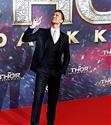 2013-10-27-Thor-The-Dark-World-Germany-Premiere-337.jpg