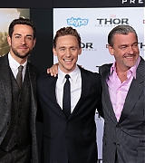 2013-11-04-Thor-The-Dark-World-Los-Angeles-Premiere-019.jpg