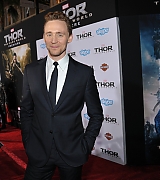 2013-11-04-Thor-The-Dark-World-Los-Angeles-Premiere-145.jpg