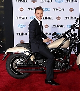2013-11-04-Thor-The-Dark-World-Los-Angeles-Premiere-206.jpg