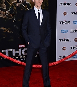 2013-11-04-Thor-The-Dark-World-Los-Angeles-Premiere-231.jpg