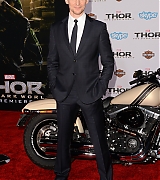 2013-11-04-Thor-The-Dark-World-Los-Angeles-Premiere-257.jpg