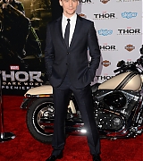 2013-11-04-Thor-The-Dark-World-Los-Angeles-Premiere-263.jpg
