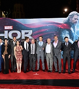 2013-11-04-Thor-The-Dark-World-Los-Angeles-Premiere-302.jpg