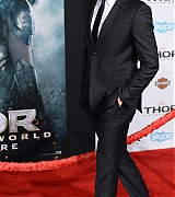 2013-11-04-Thor-The-Dark-World-Los-Angeles-Premiere-327.jpg