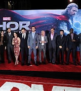 2013-11-04-Thor-The-Dark-World-Los-Angeles-Premiere-350.jpg