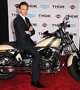 2013-11-04-Thor-The-Dark-World-Los-Angeles-Premiere-390.jpg