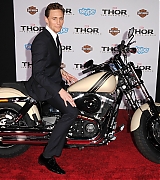 2013-11-04-Thor-The-Dark-World-Los-Angeles-Premiere-391.jpg