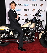 2013-11-04-Thor-The-Dark-World-Los-Angeles-Premiere-394.jpg