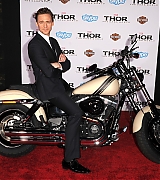 2013-11-04-Thor-The-Dark-World-Los-Angeles-Premiere-396.jpg