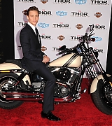 2013-11-04-Thor-The-Dark-World-Los-Angeles-Premiere-398.jpg