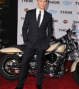 2013-11-04-Thor-The-Dark-World-Los-Angeles-Premiere-405.jpg