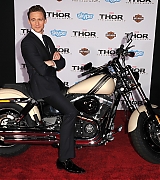 2013-11-04-Thor-The-Dark-World-Los-Angeles-Premiere-425.jpg