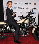 2013-11-04-Thor-The-Dark-World-Los-Angeles-Premiere-426.jpg