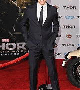 2013-11-04-Thor-The-Dark-World-Los-Angeles-Premiere-455.jpg