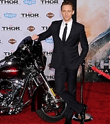 2013-11-04-Thor-The-Dark-World-Los-Angeles-Premiere-501.jpg
