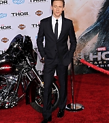 2013-11-04-Thor-The-Dark-World-Los-Angeles-Premiere-502.jpg
