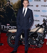 2013-11-04-Thor-The-Dark-World-Los-Angeles-Premiere-509.jpg