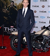 2013-11-04-Thor-The-Dark-World-Los-Angeles-Premiere-510.jpg